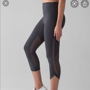 Lululemon Revitalize Crop (21") Blue Tied